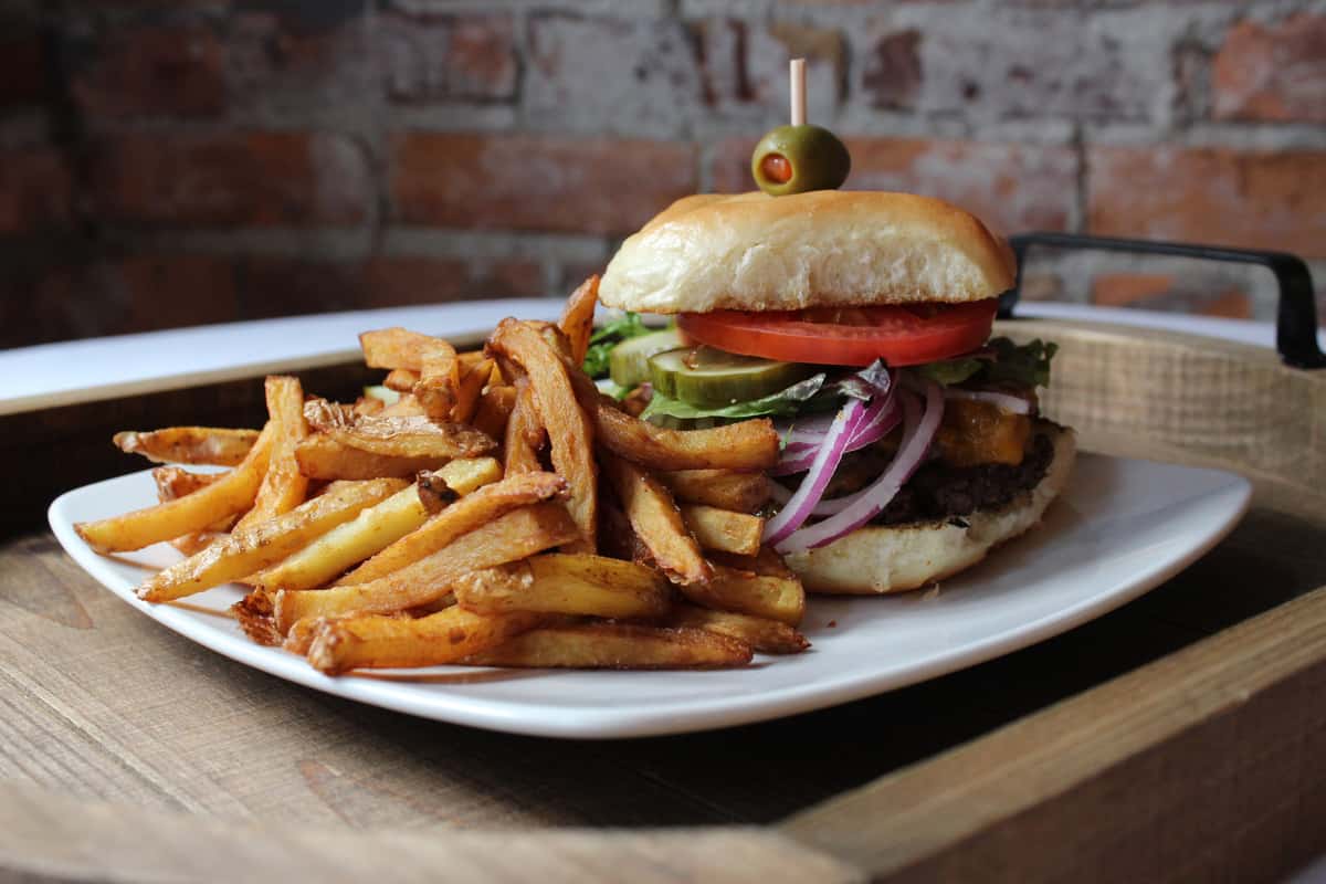 Manhattan's Pub & Cheer