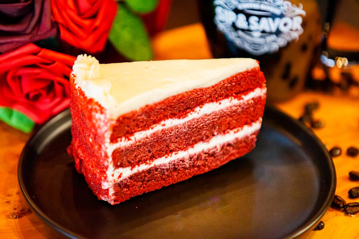 red velvet cake slice