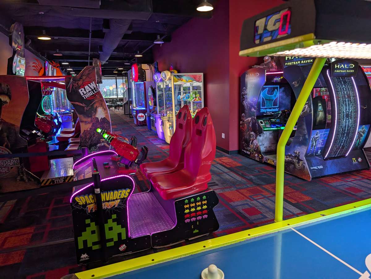 interior - arcade