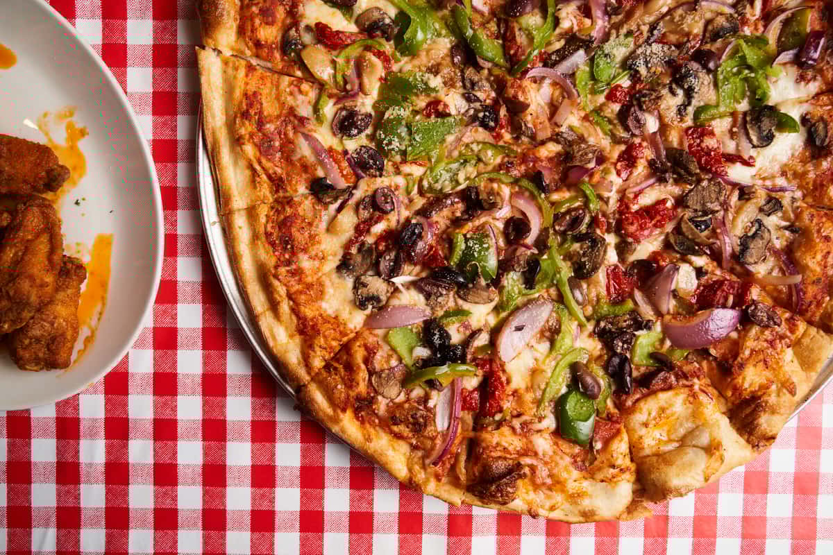 Pizza and wings catering