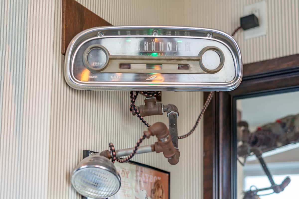 antique radio