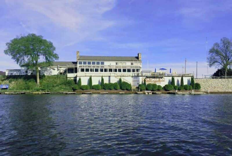 the historic sportsman inn on lake freeman