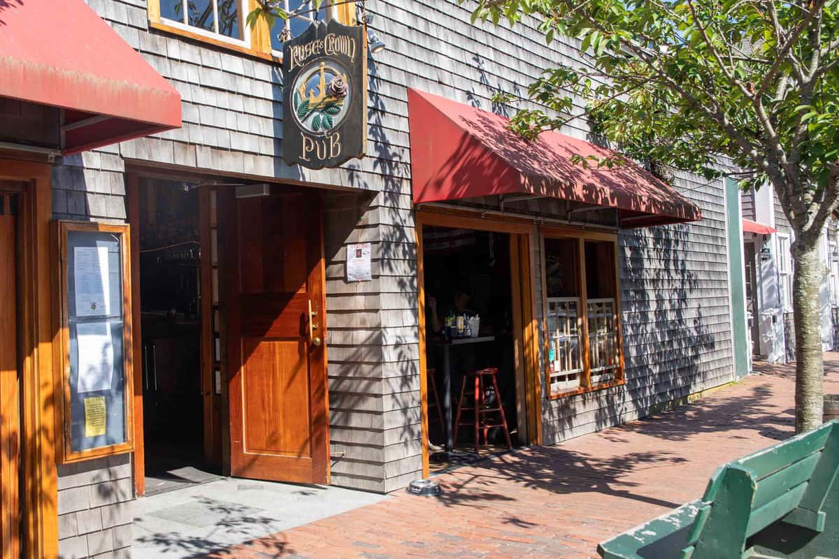 rose and crown exterior
