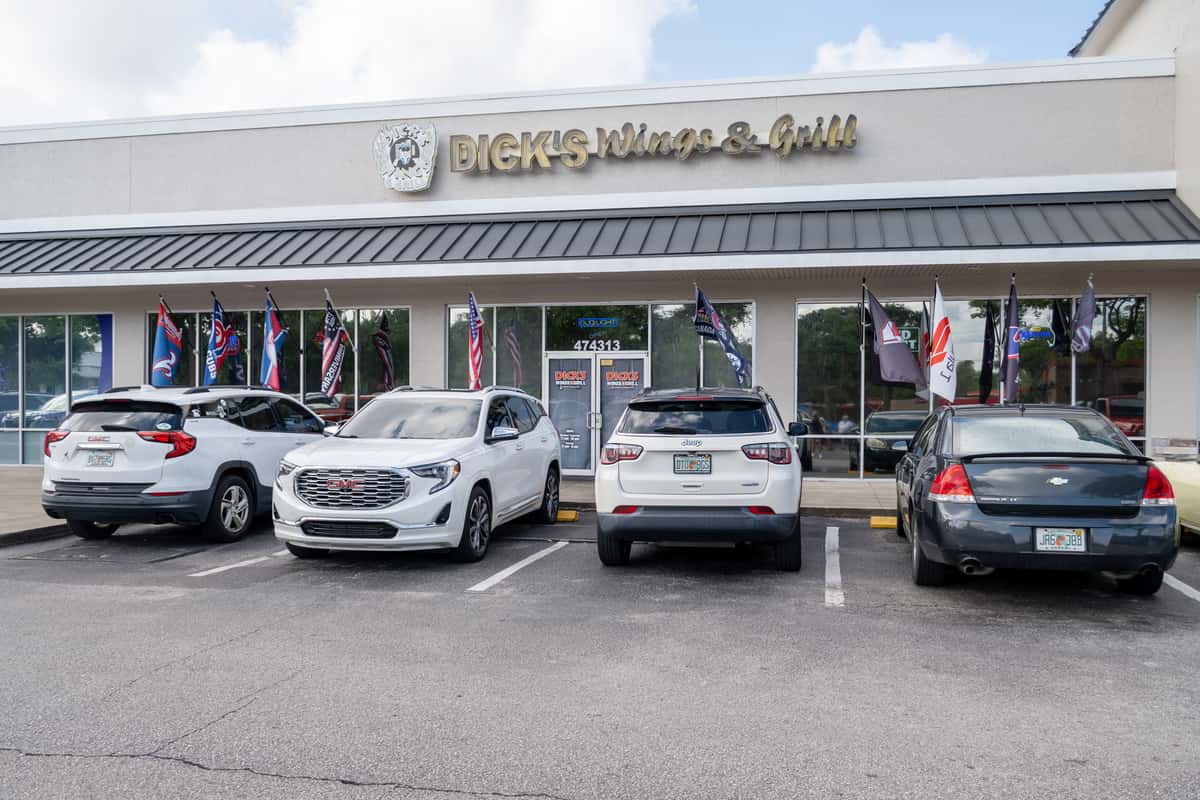 Exterior of Dick's Wings & Grill