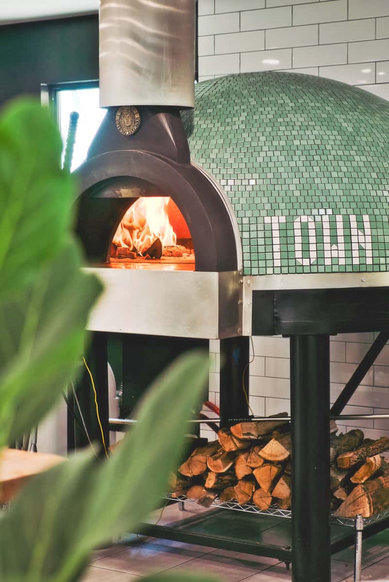 Picture of the oven to cook pizza