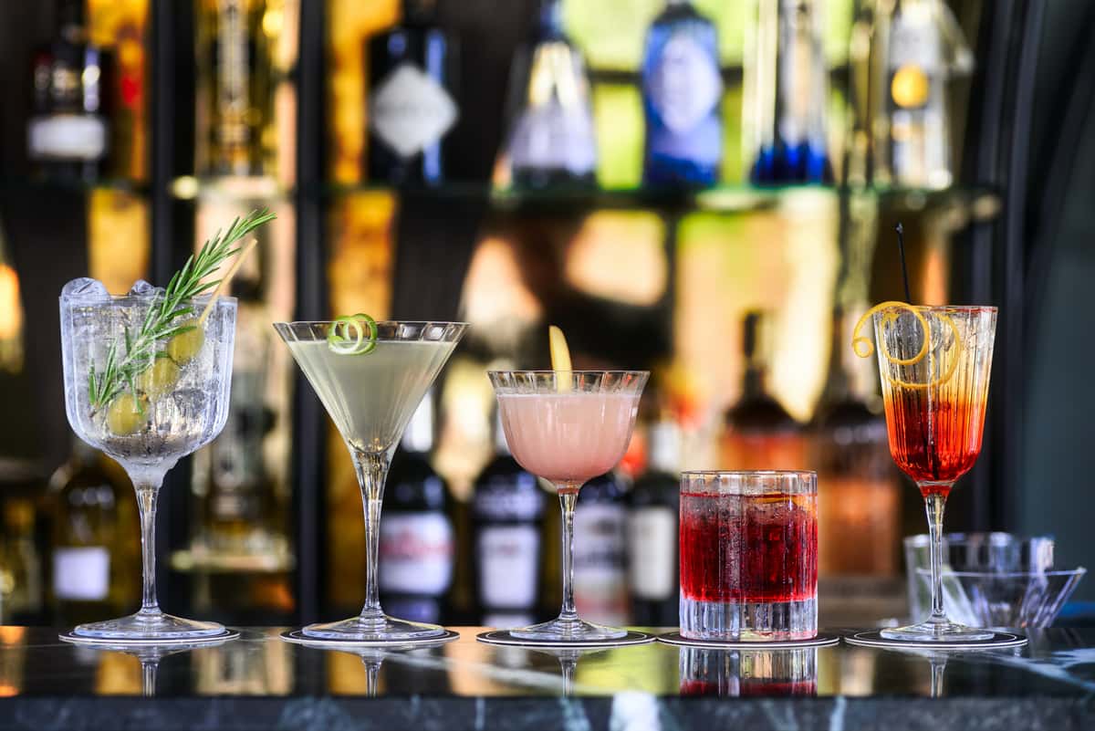 Akai Nightlife Guide: Best Cocktail Bars for a Perfect Evening