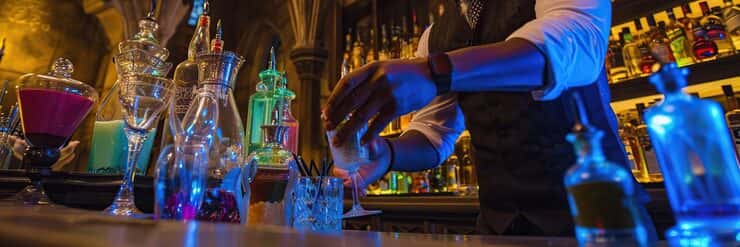Akai Speakeasy vs Typical Cocktail Bars in Dallas