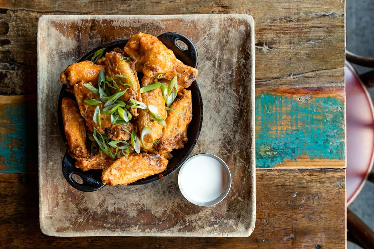chicken wings with sauce