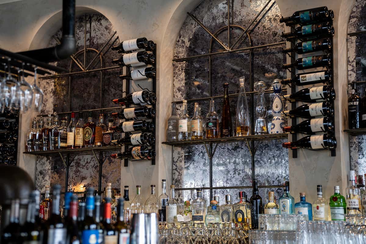 bar