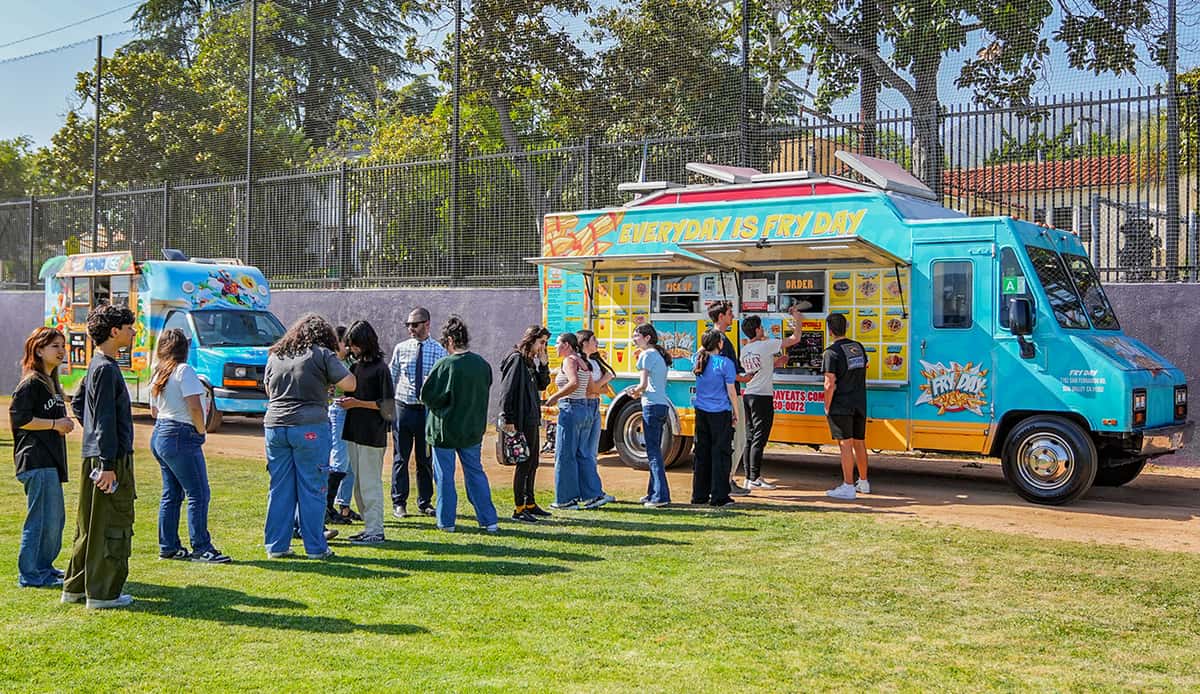 What Makes FryDay the Best Choice for School Fundraising Events in Los Angeles 