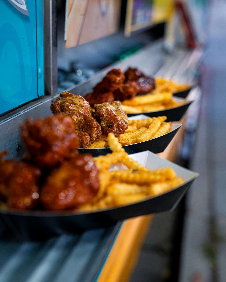 Discover why Los Angeles event planners consistently choose FryDay Eats over competitors for weddings, corporate events, and private parties. Event planners choice, LA food truck comparison, catering reliability