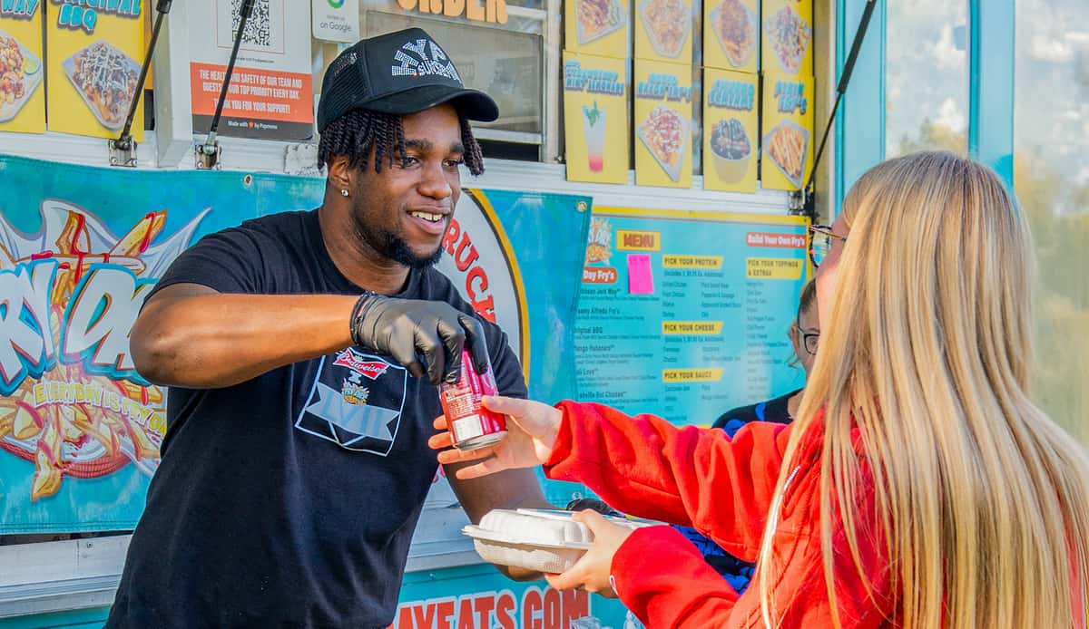 Why FryDay Food Truck Should Be Your First Choice for Birthday Parties in LA 