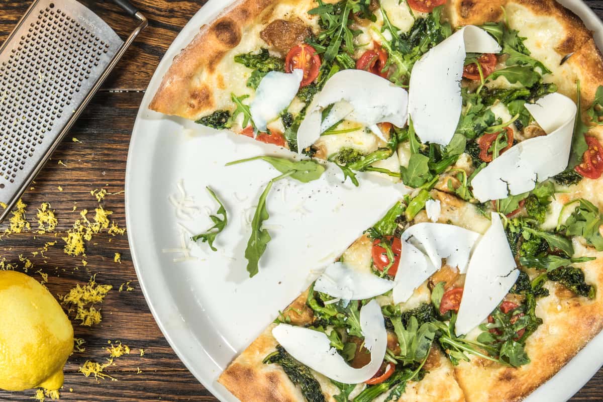 pizza & arugula