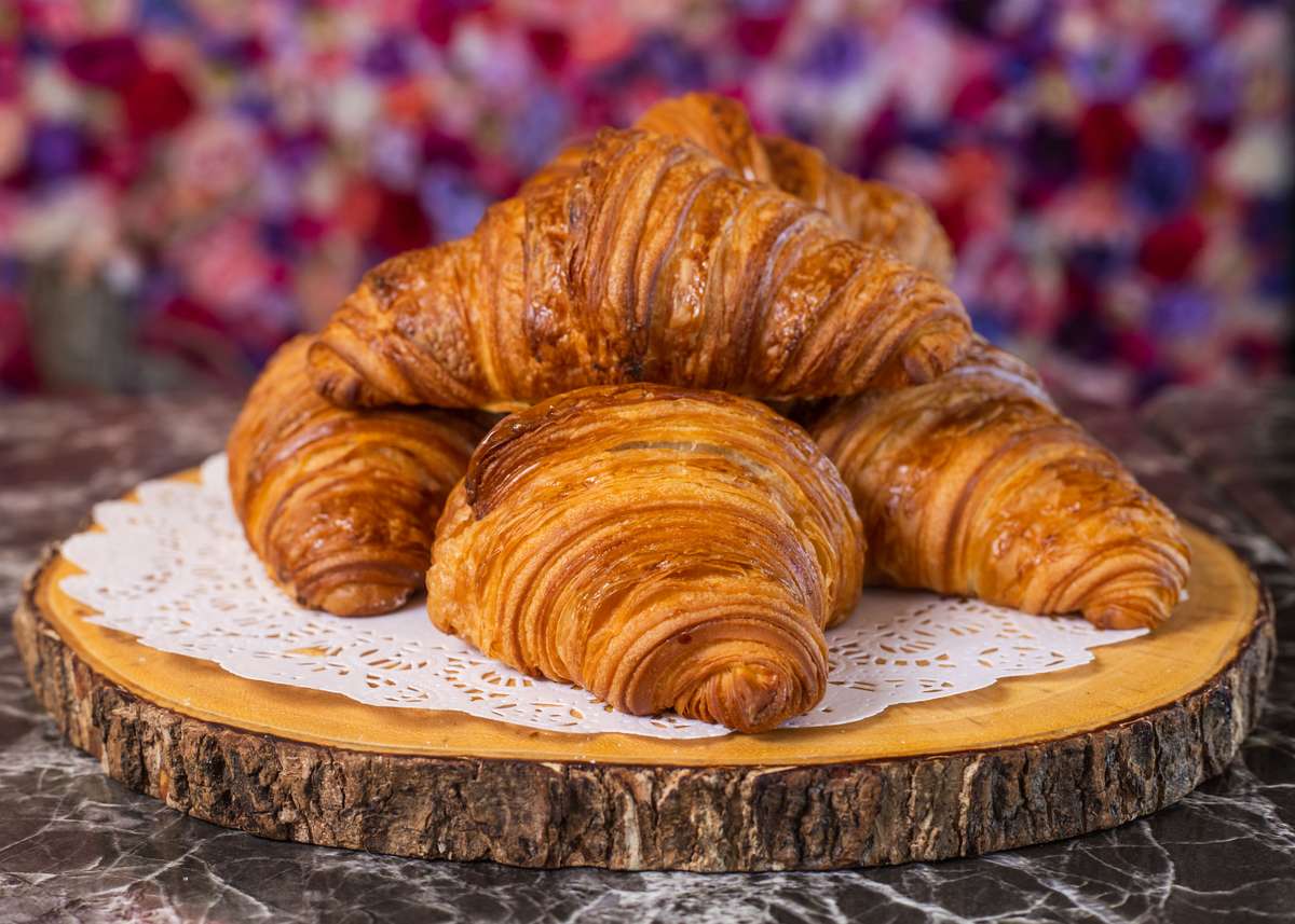 Corona CA Croissant in French Bakery - Mar, del Restaurant French Vous Cafe Bakery - Butter - and Rendez