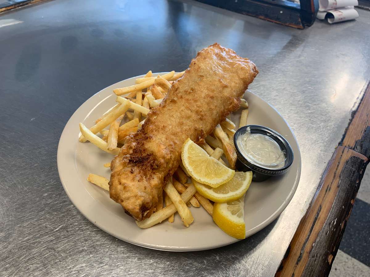 Walleye Fish \u0026 Chips, image size:1200x900