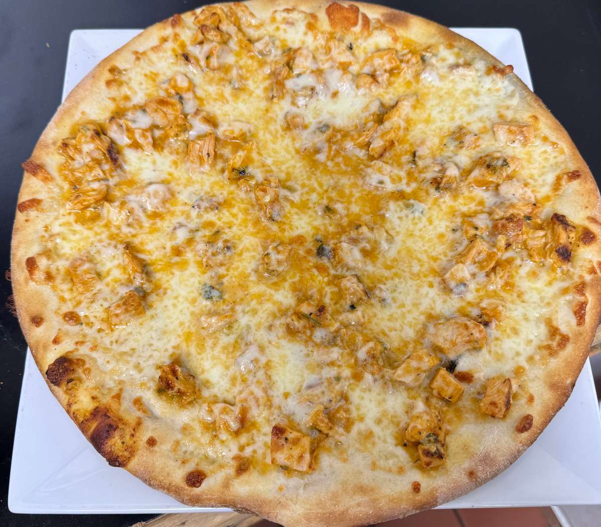 Buffalo Sauce, Grilled Chicken & Mozzarealla