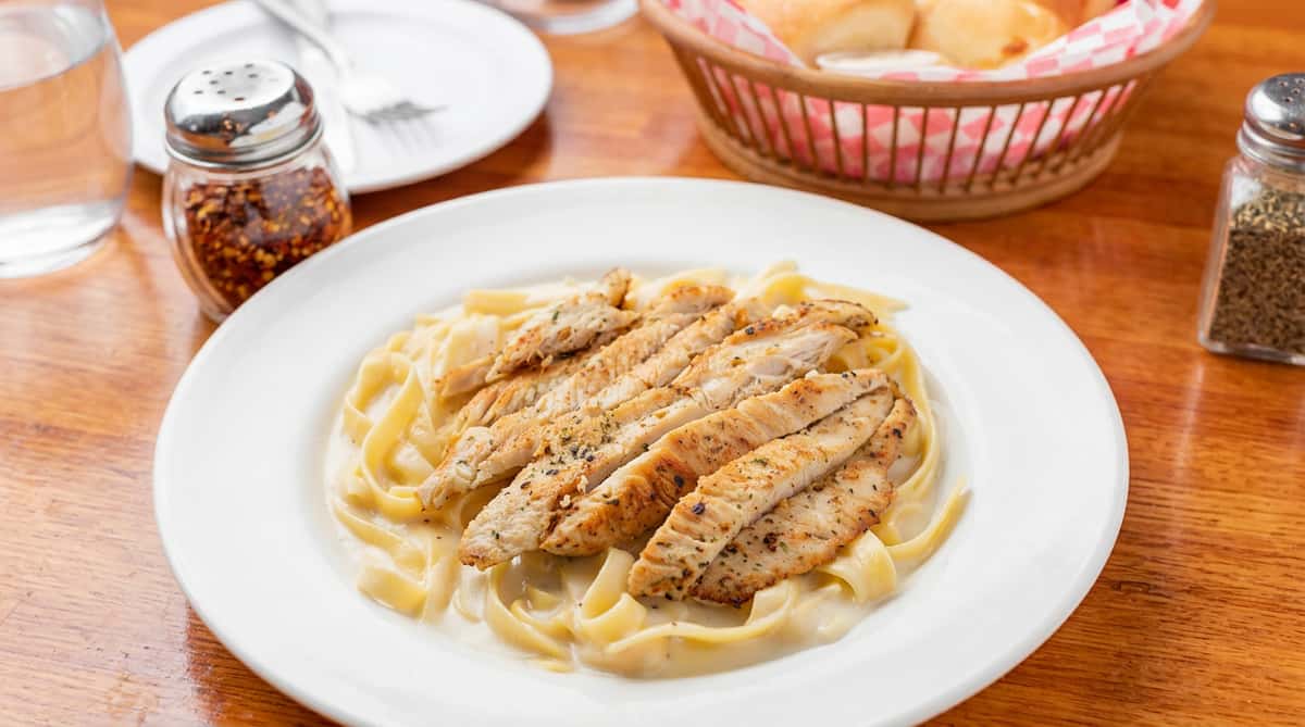 chicken-fettuccine-alfredo