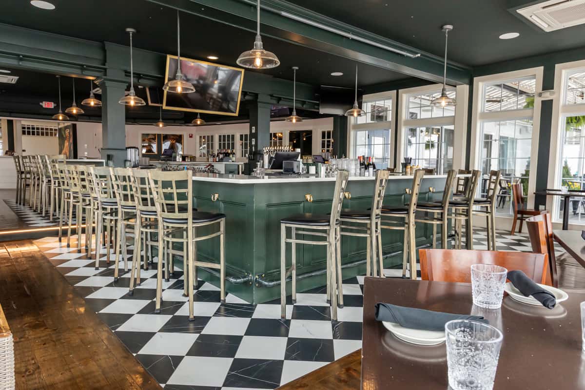 bar
