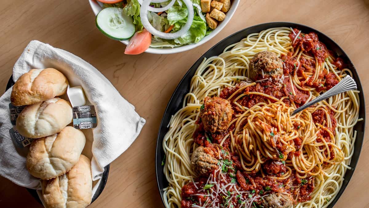 Spaghetti, Garlic Knots and Salad