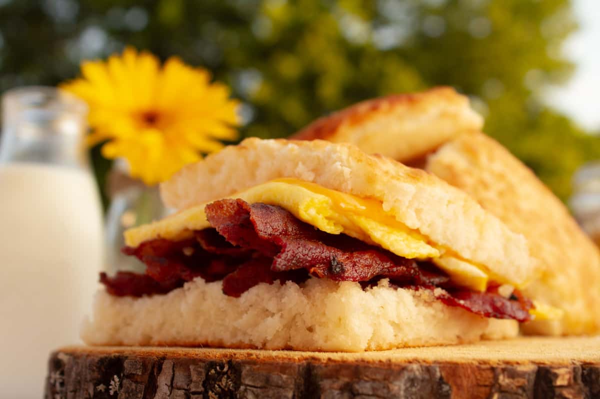 bacon egg and cheese biscuit