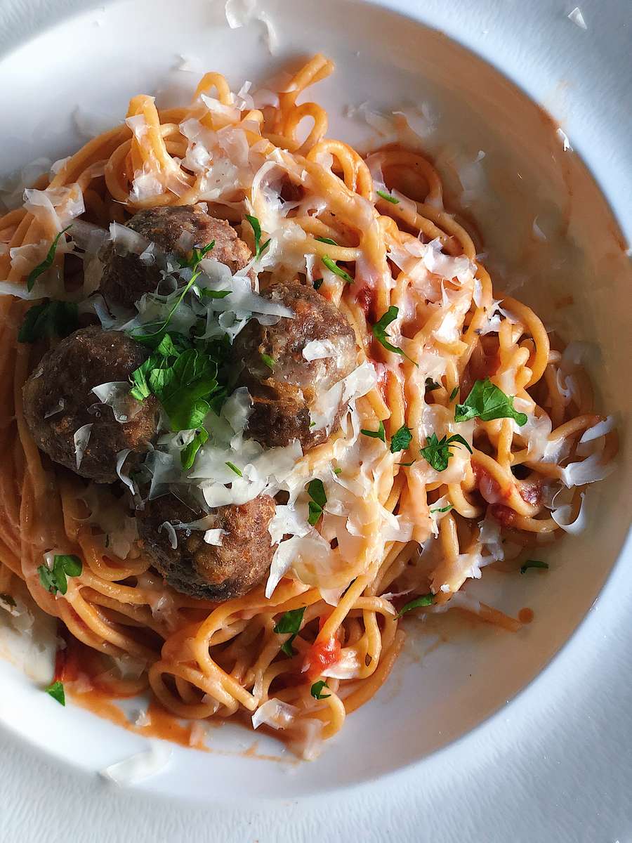 Spaghetti & meatballs