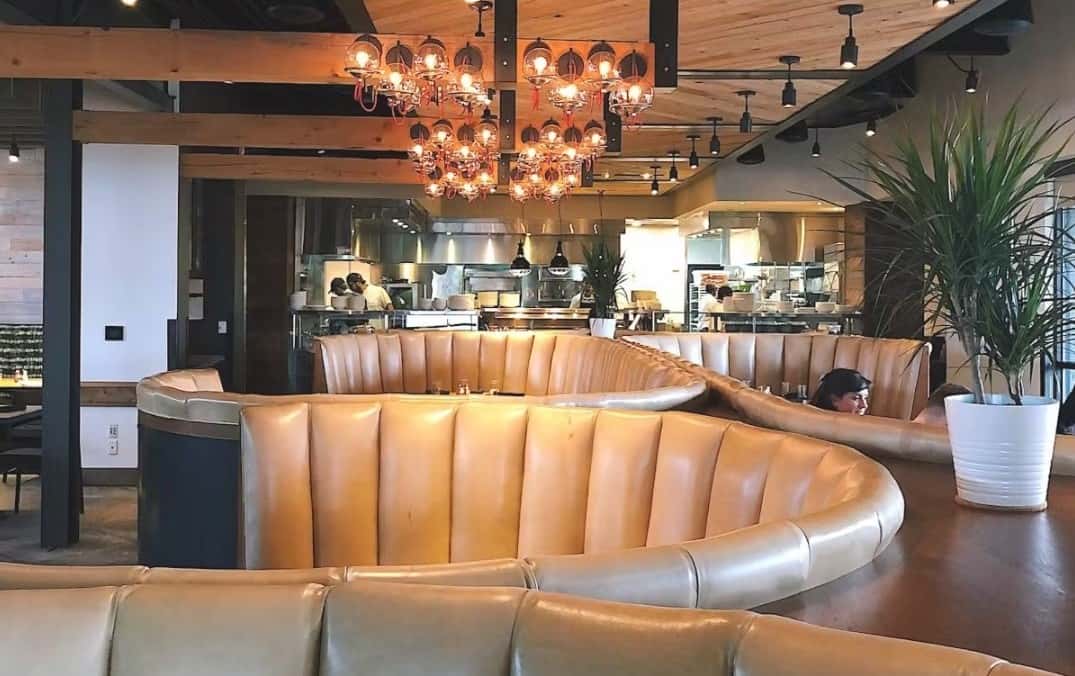 Prati Italia main dining booths