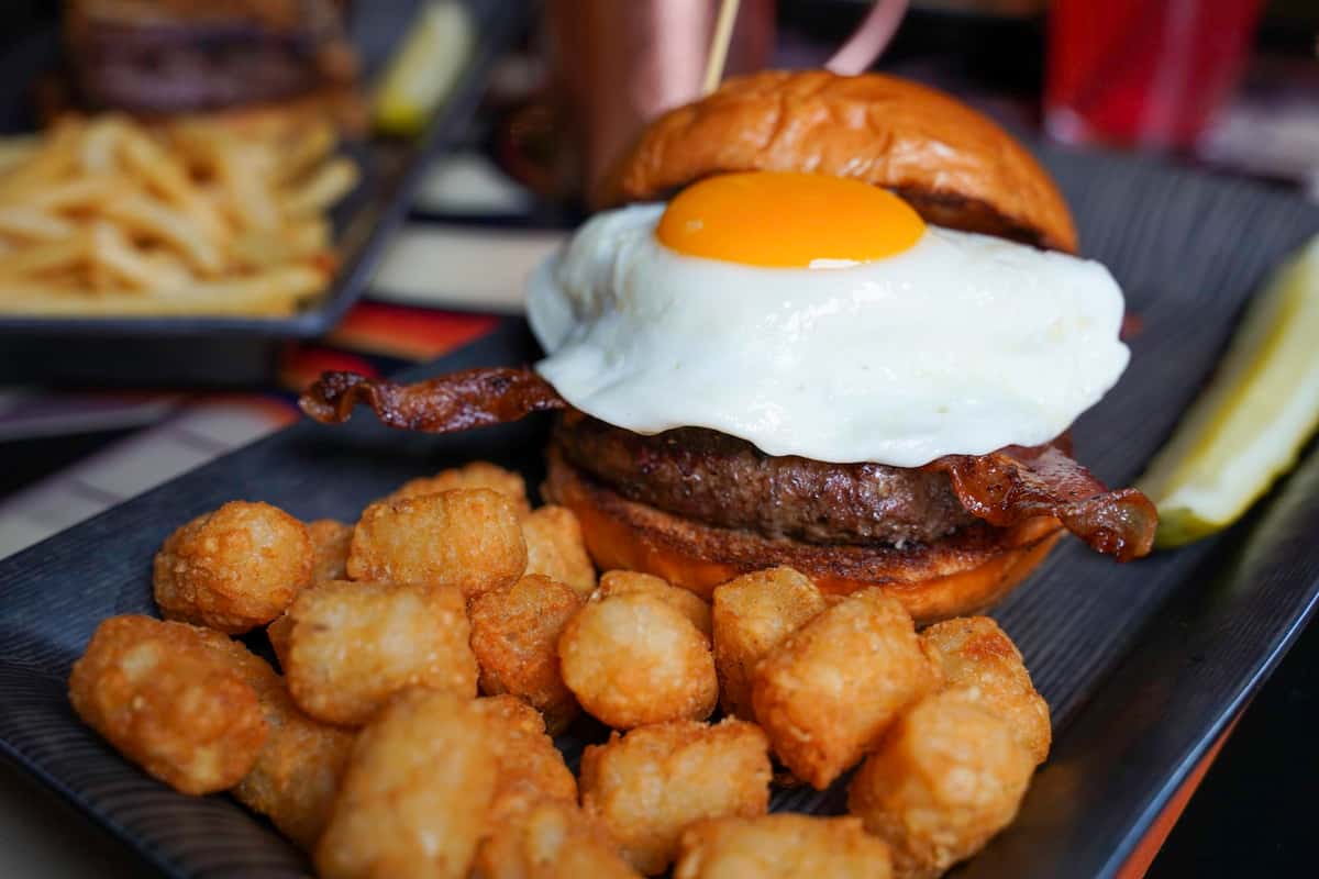 breakfast burger with tots