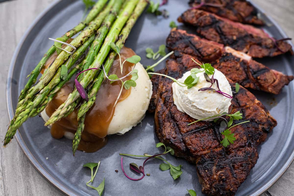 Bistro Steak W/Asparagus