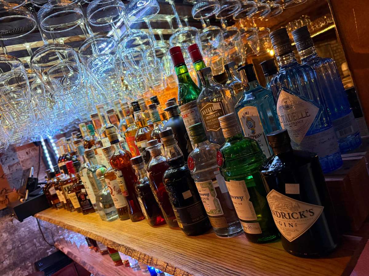 bar