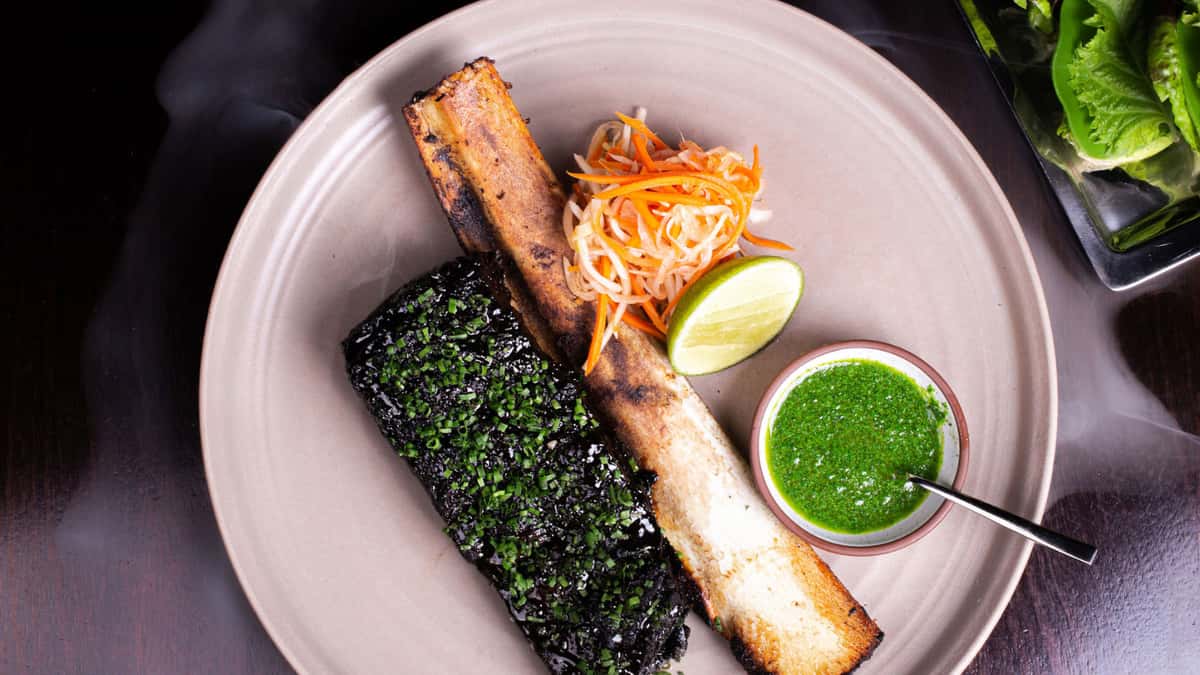 What Dining Experiences Do Couples Enjoy Most at Stubborn Seed During the Holiday Season