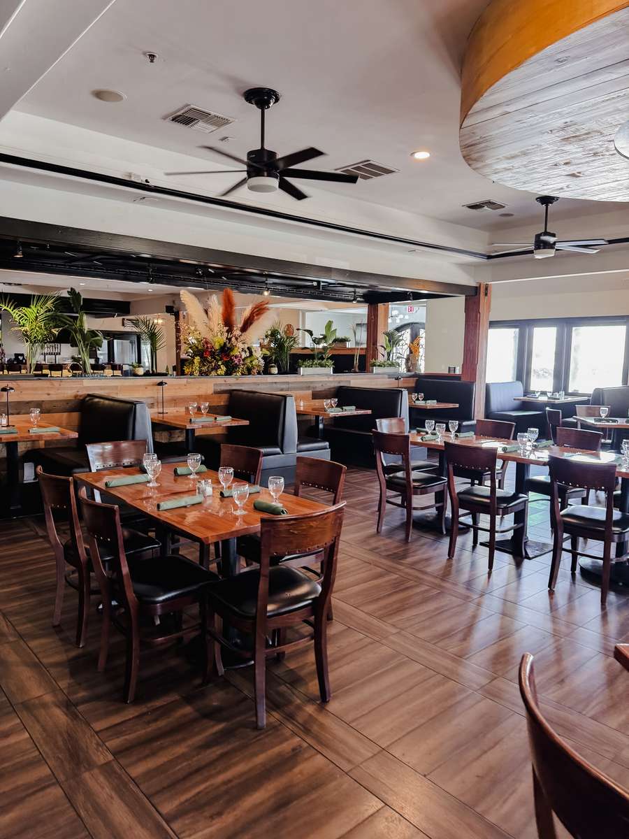 Main dining area 2