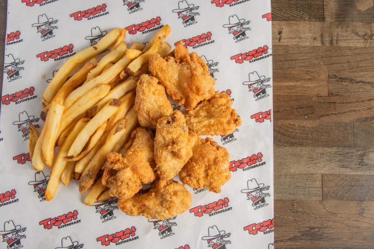 Texas Tom's mild chicken wing basket with crispy fries