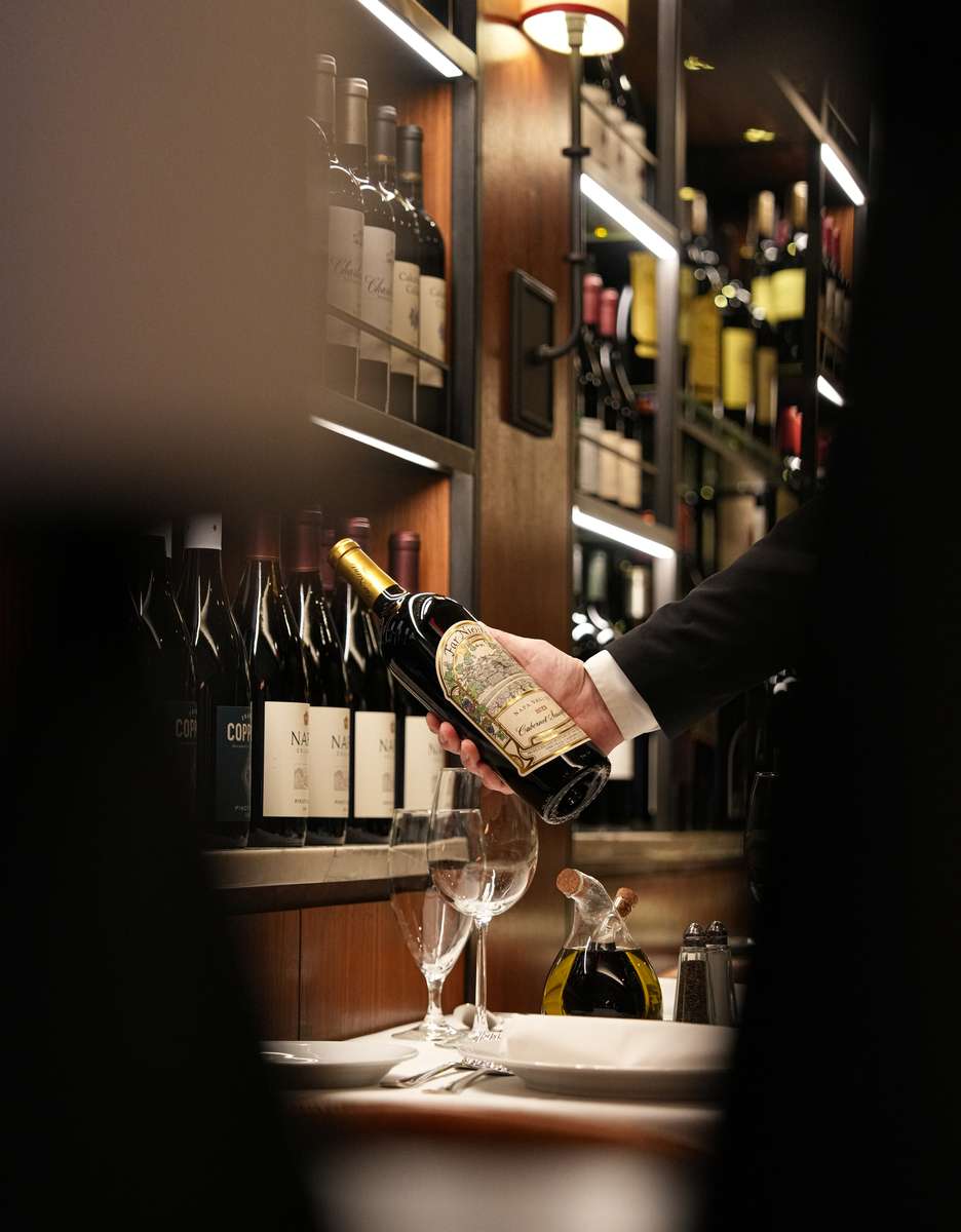 Big Blue interior, ambiance, wine bottle
