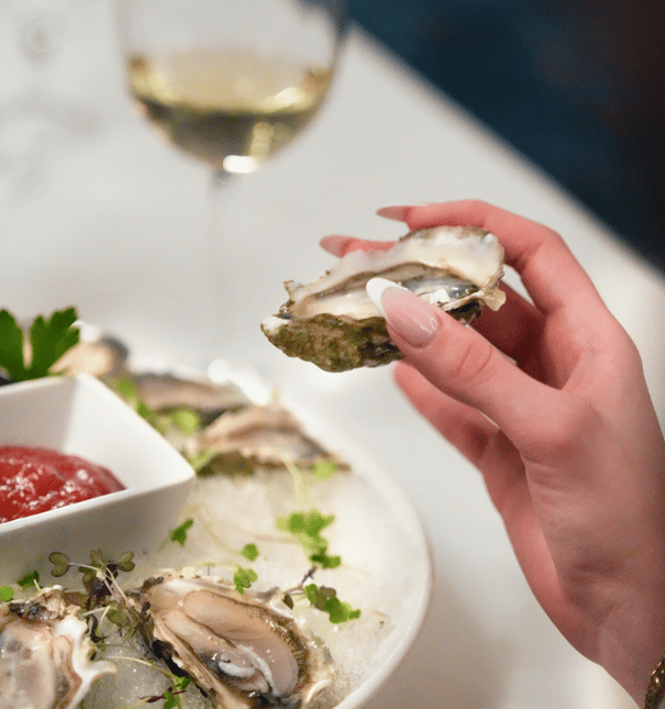 Escape the Midtown Rush with Happy Hour at Big Blue Seafood & Grill, oysters, Happy Hour, bar