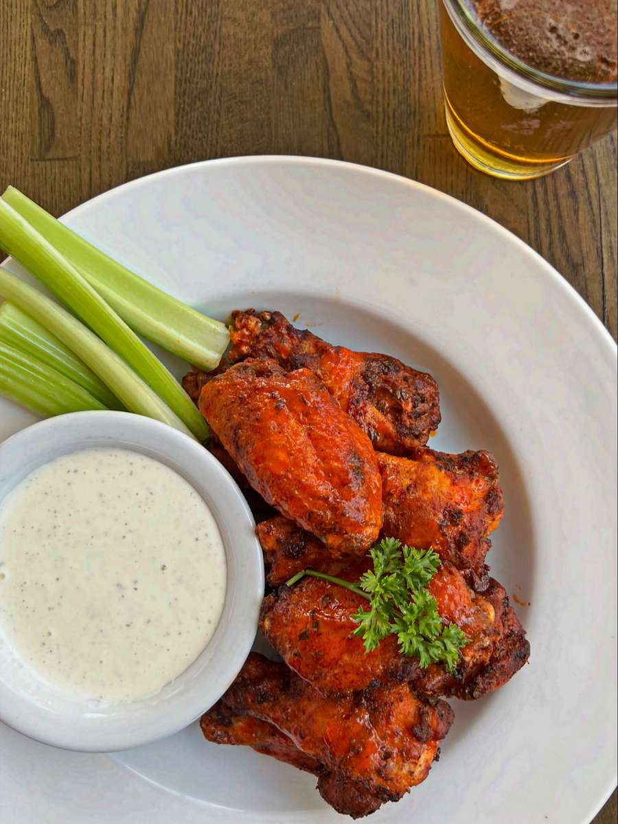 Ric's Famous Wings (8)