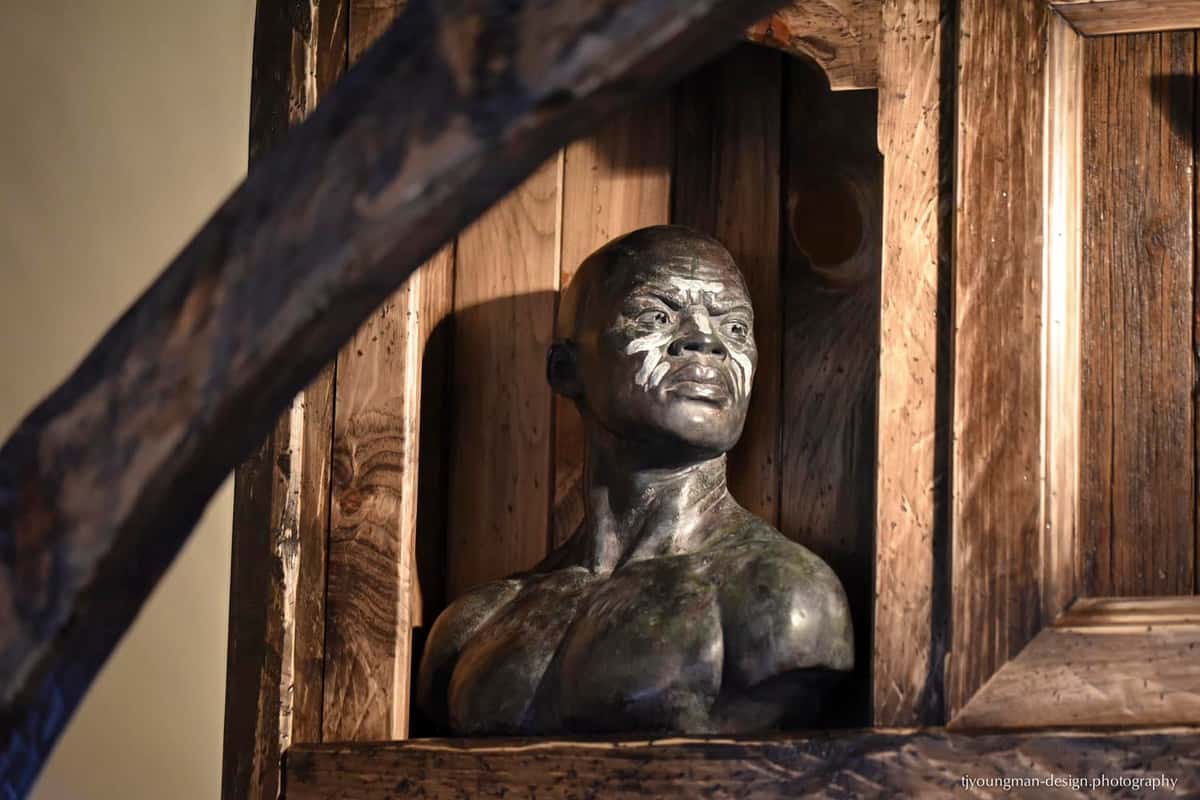 bust artwork