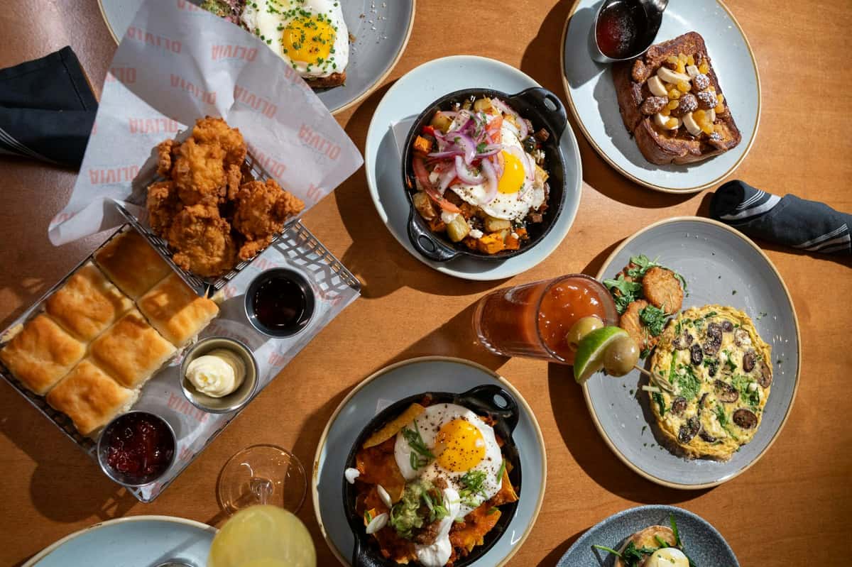 Brunch dishes and drinks on a table