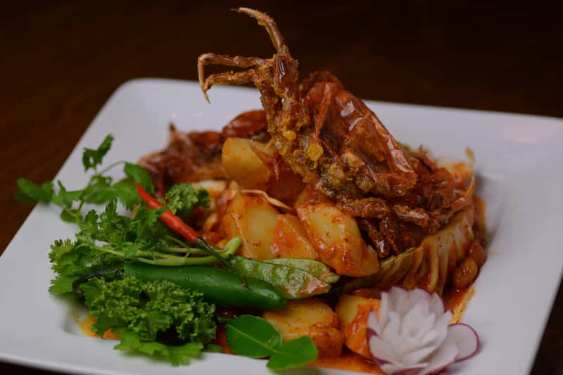 Crab curry dish