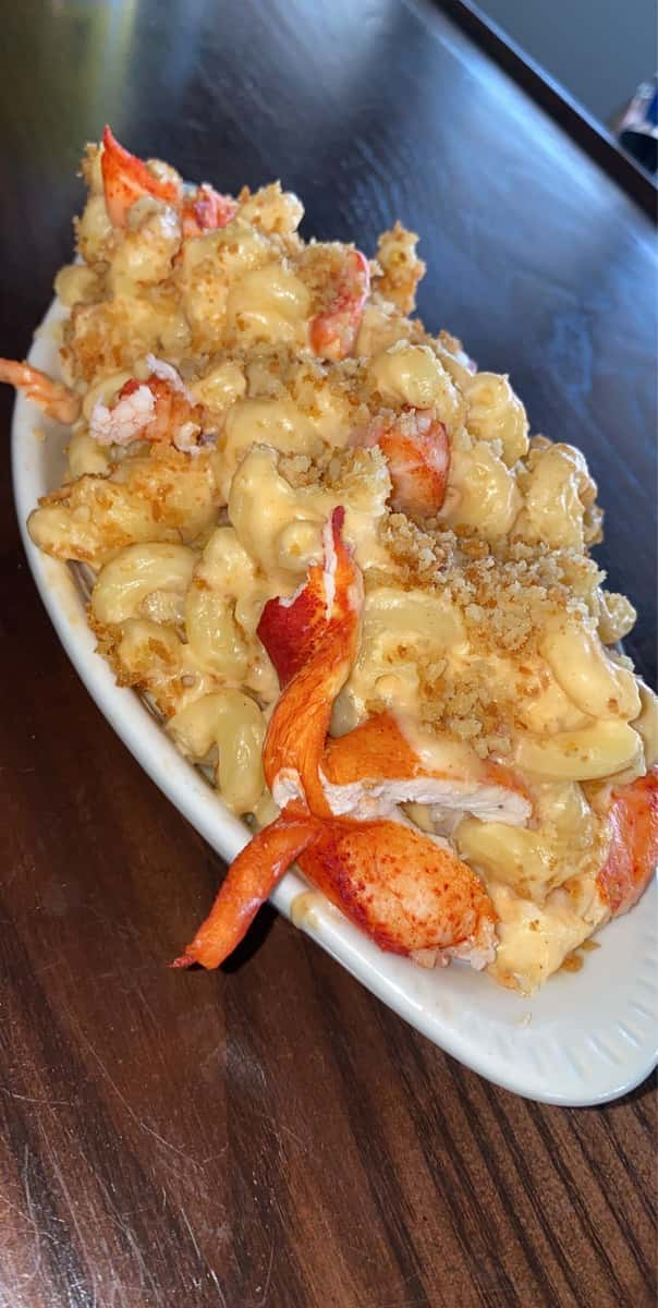 lobster-mac-and-cheese-food-menu-riley-s-by-the-sea-seafood