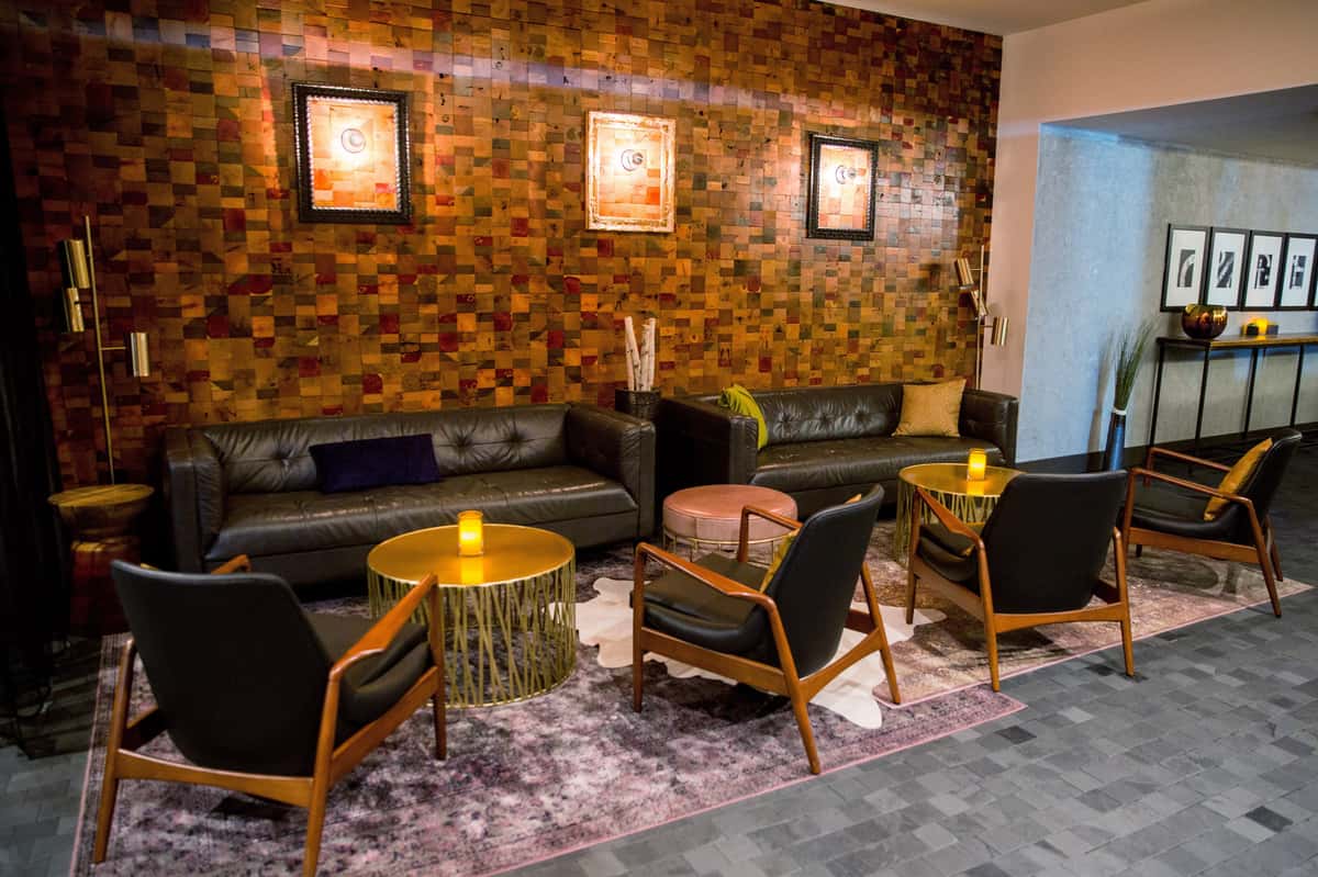 DL Bar/Lounge