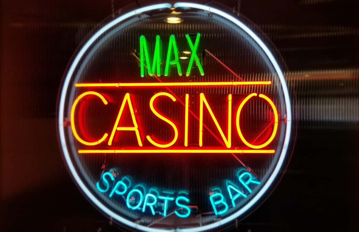 gallery-the-max-casino-sports-bar