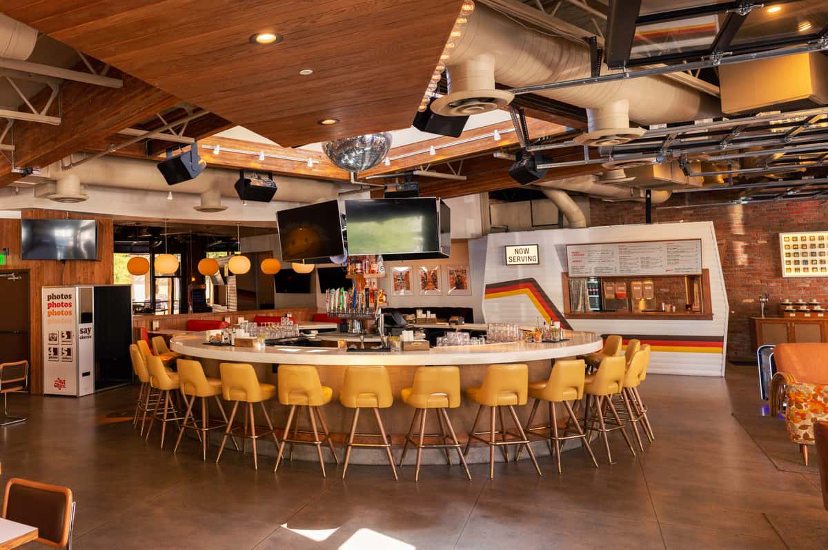 full restaurant party