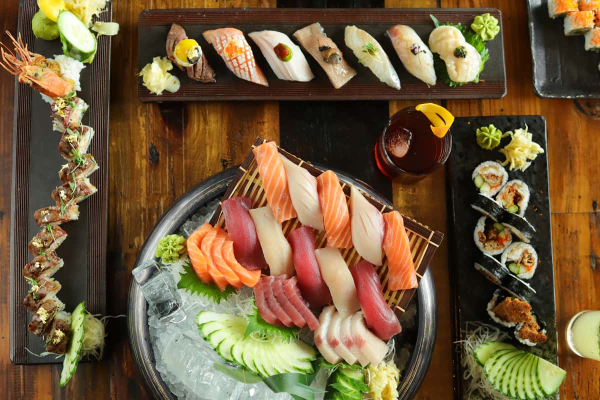 various sushi 