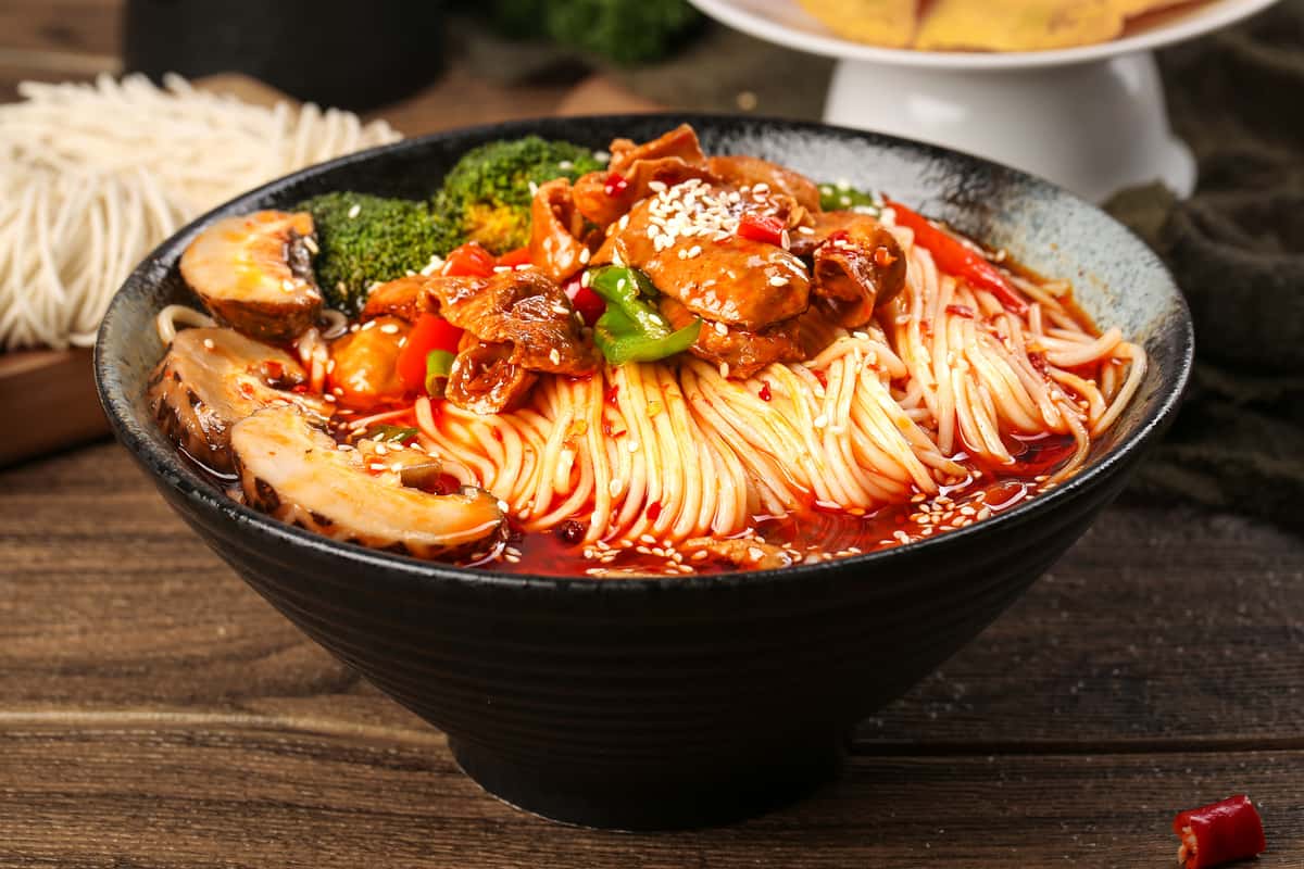 Spicy Intestines Rice Noodle Soup 香辣肥肠米线