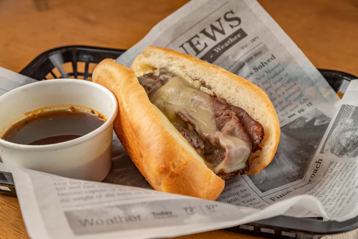 Roast Beef, Provolone, Garlic Mayo, Deli Roll, Steamed