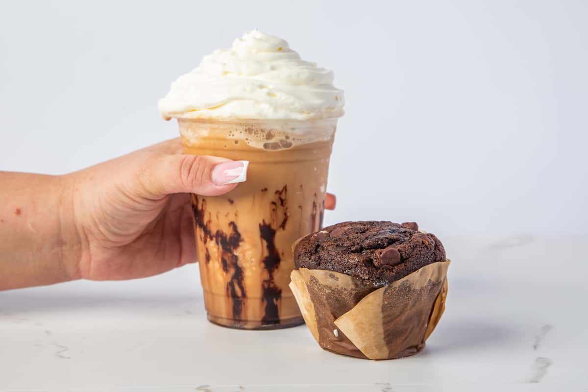 Blended espresso with a muffin