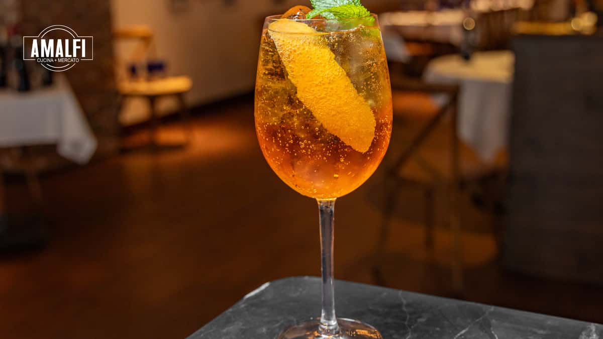 Why Restaurants Become the Default Choice for Corporate Dinners