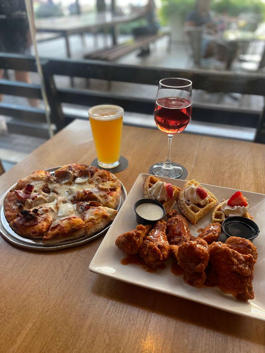 Pizza & Wings (Main Floor)