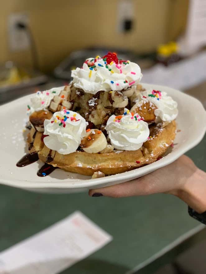 banana split waffle