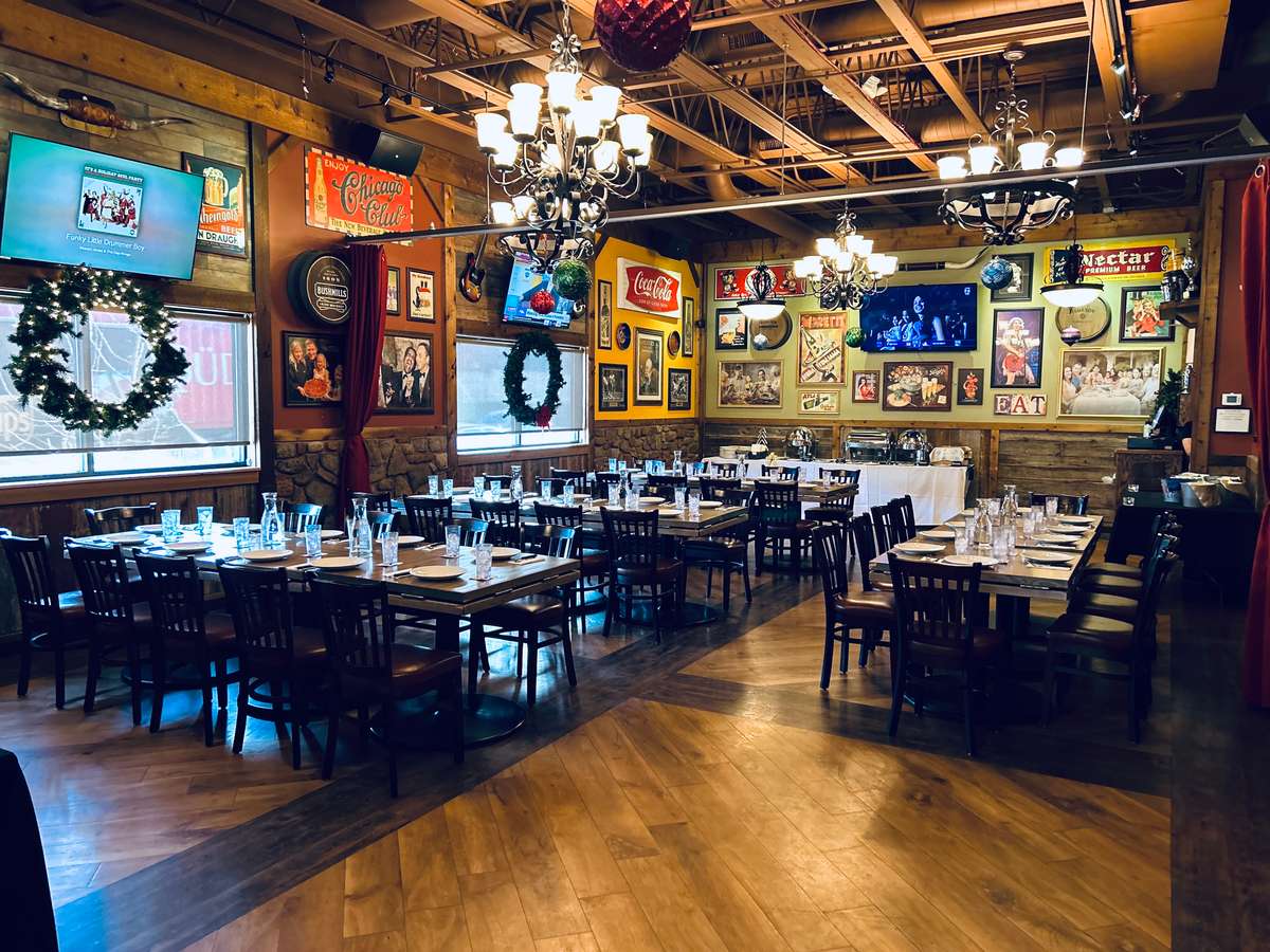 Private Events at Morettis in Morton Grove